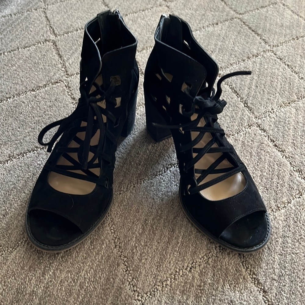 Vince camuto black suede heel